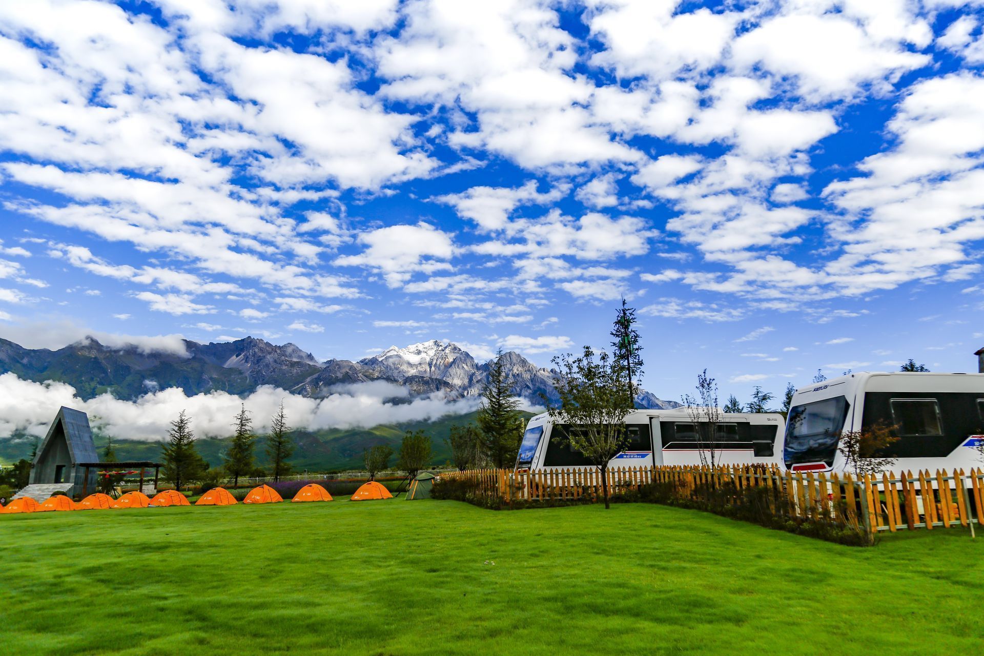 房車(chē)營(yíng)地