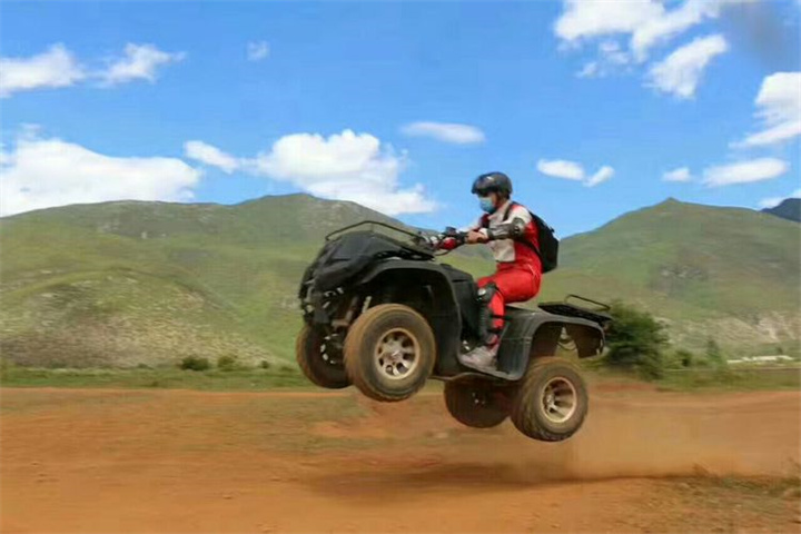 麗江戶外運(yùn)動(dòng)推薦：麗江ATV沙灘車，麗江曼沙卡丁車俱樂部推出的小眾刺激的團(tuán)建項(xiàng)目之一